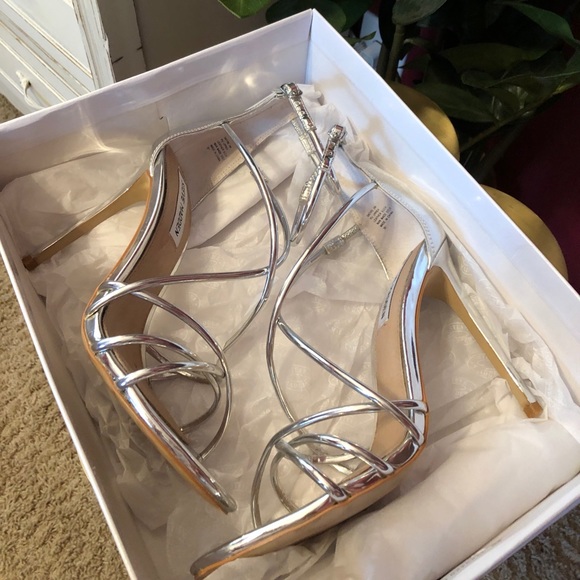 Steve Madden silver heels! - Picture 3 of 4